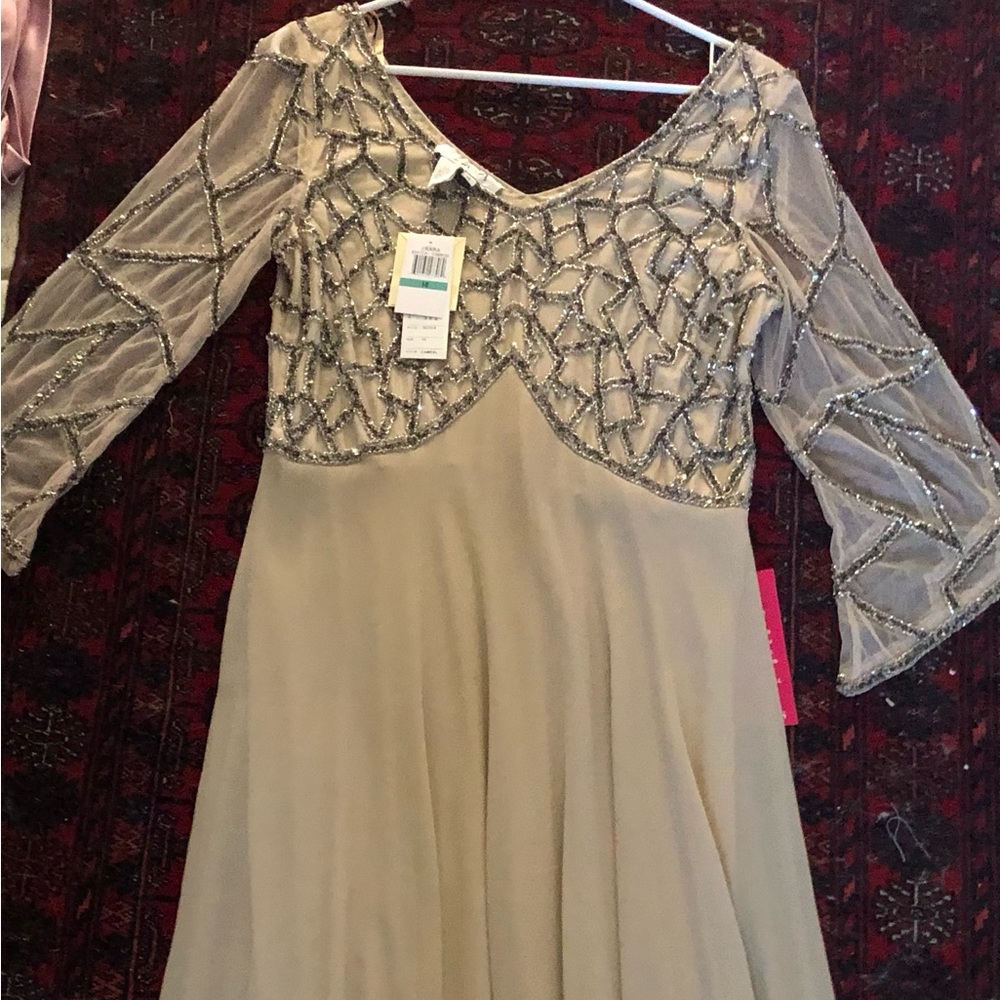 J Kara Women's 3/4 Sleeve Geo V neck Beaded Gown NEW WITH TAGS sz 16